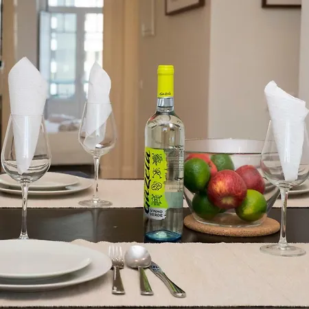 Queen's House Lapa, Boutique Apt 2 Bedrooms With Ac
